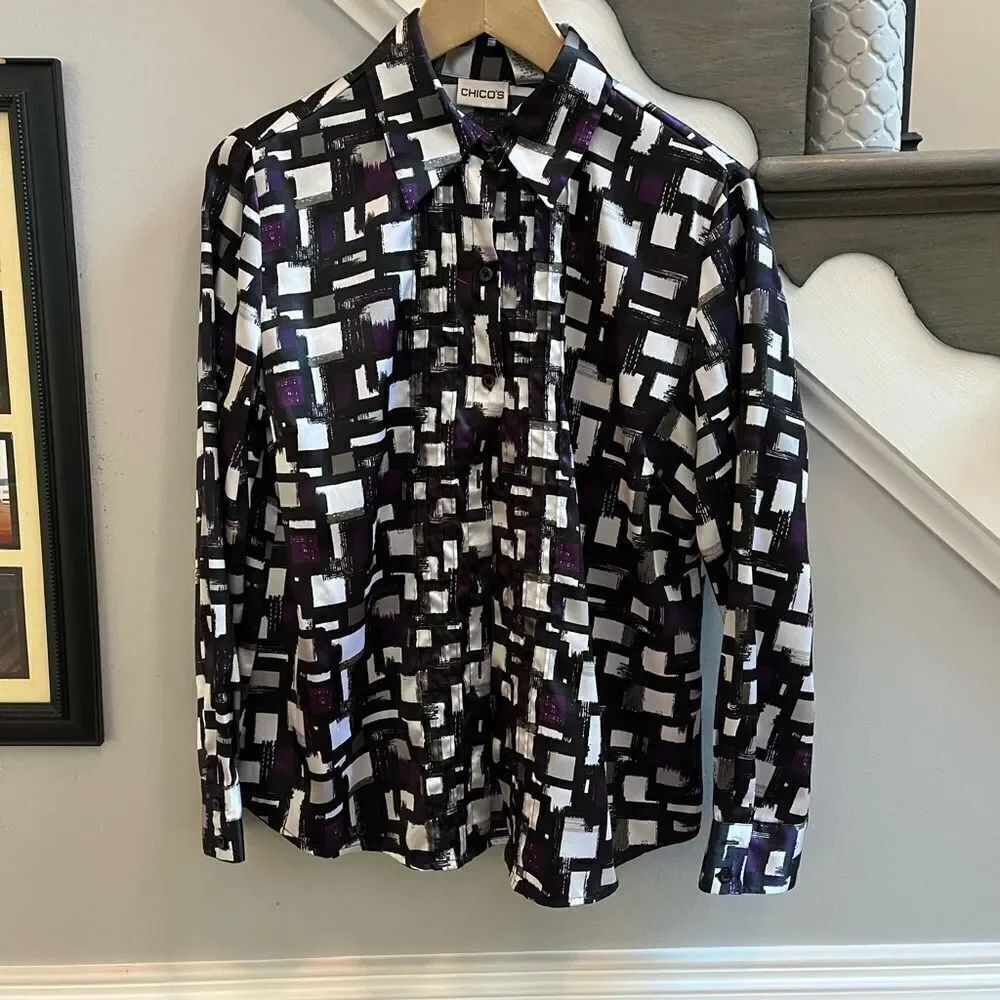 Chico’s Purple White Black Print Pintuck Satin Button Down Shirt sz 1 M/8
